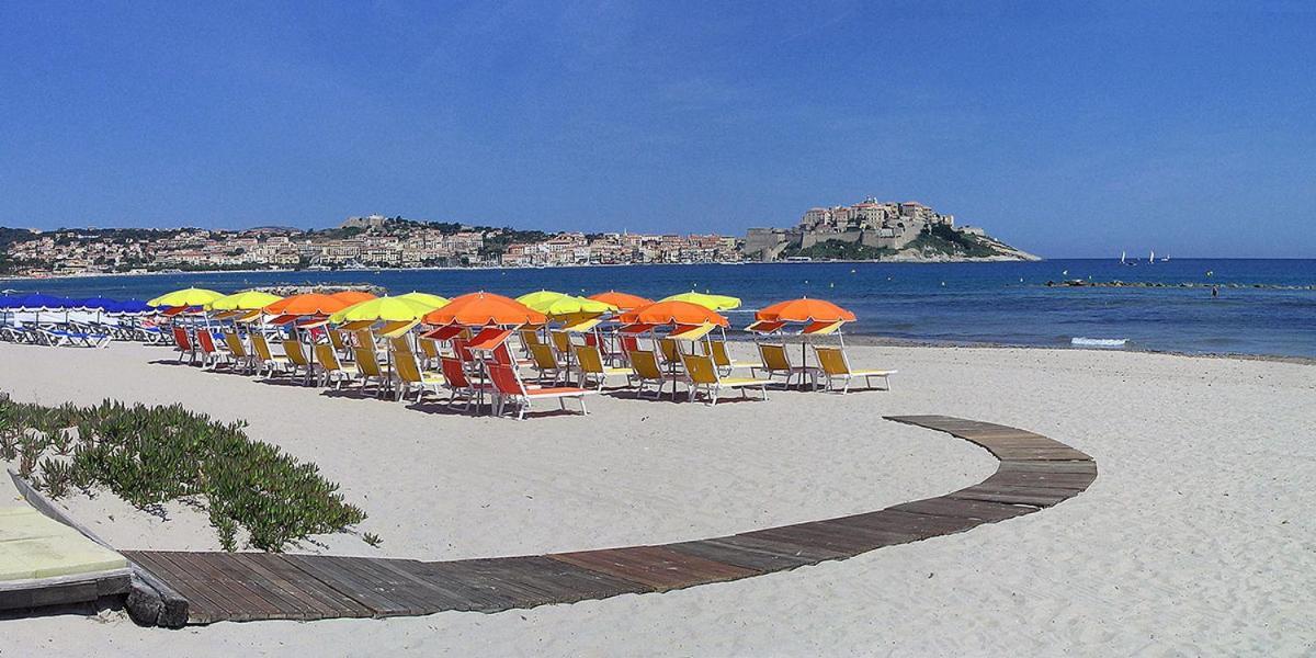 Ou La & La A Vos Pieds Calvi Calvi (Corsica)